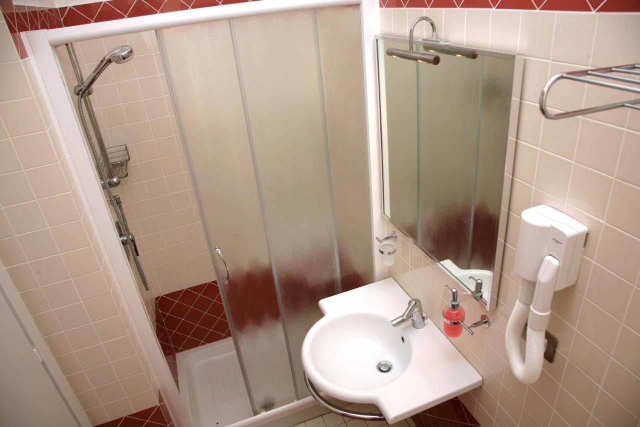 Hotel Ivana Misano Adriatico Luaran gambar