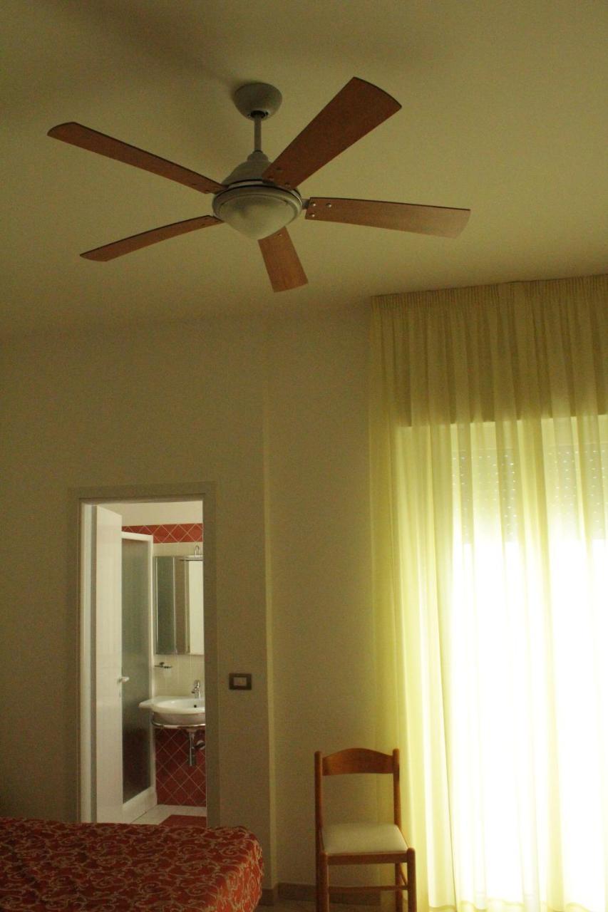 Hotel Ivana Misano Adriatico Luaran gambar