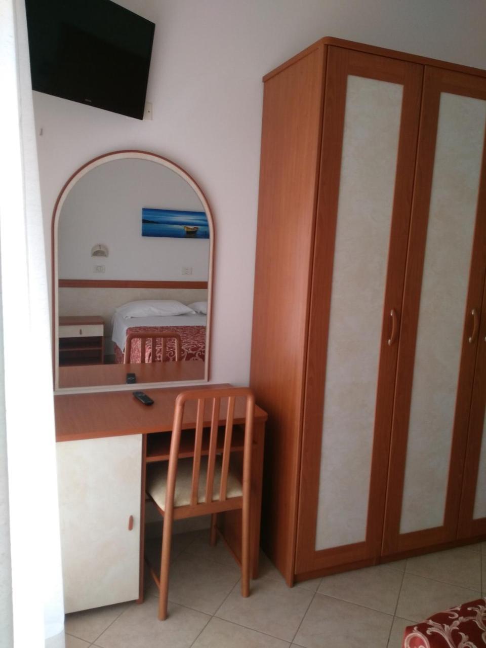 Hotel Ivana Misano Adriatico Luaran gambar