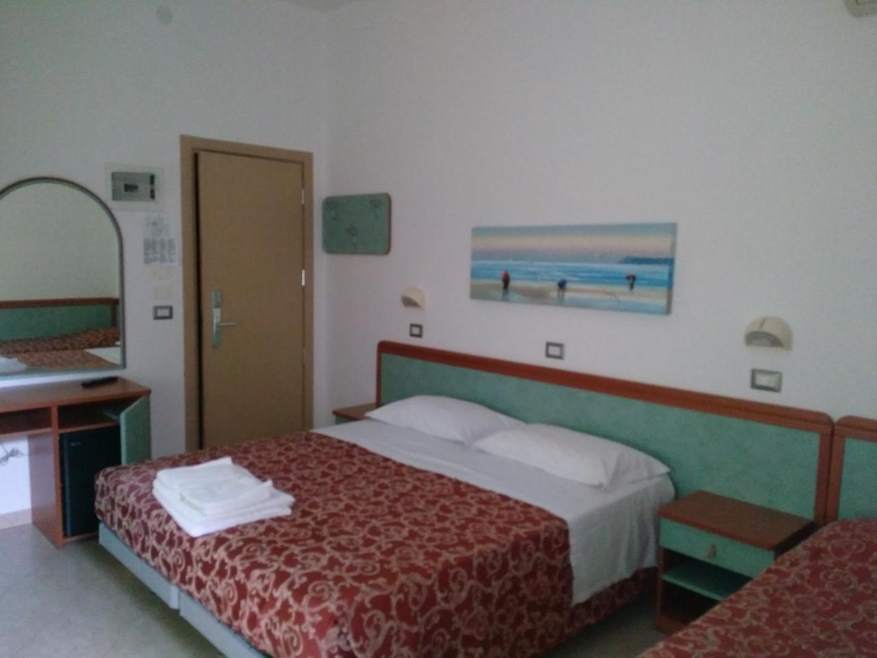 Hotel Ivana Misano Adriatico Luaran gambar