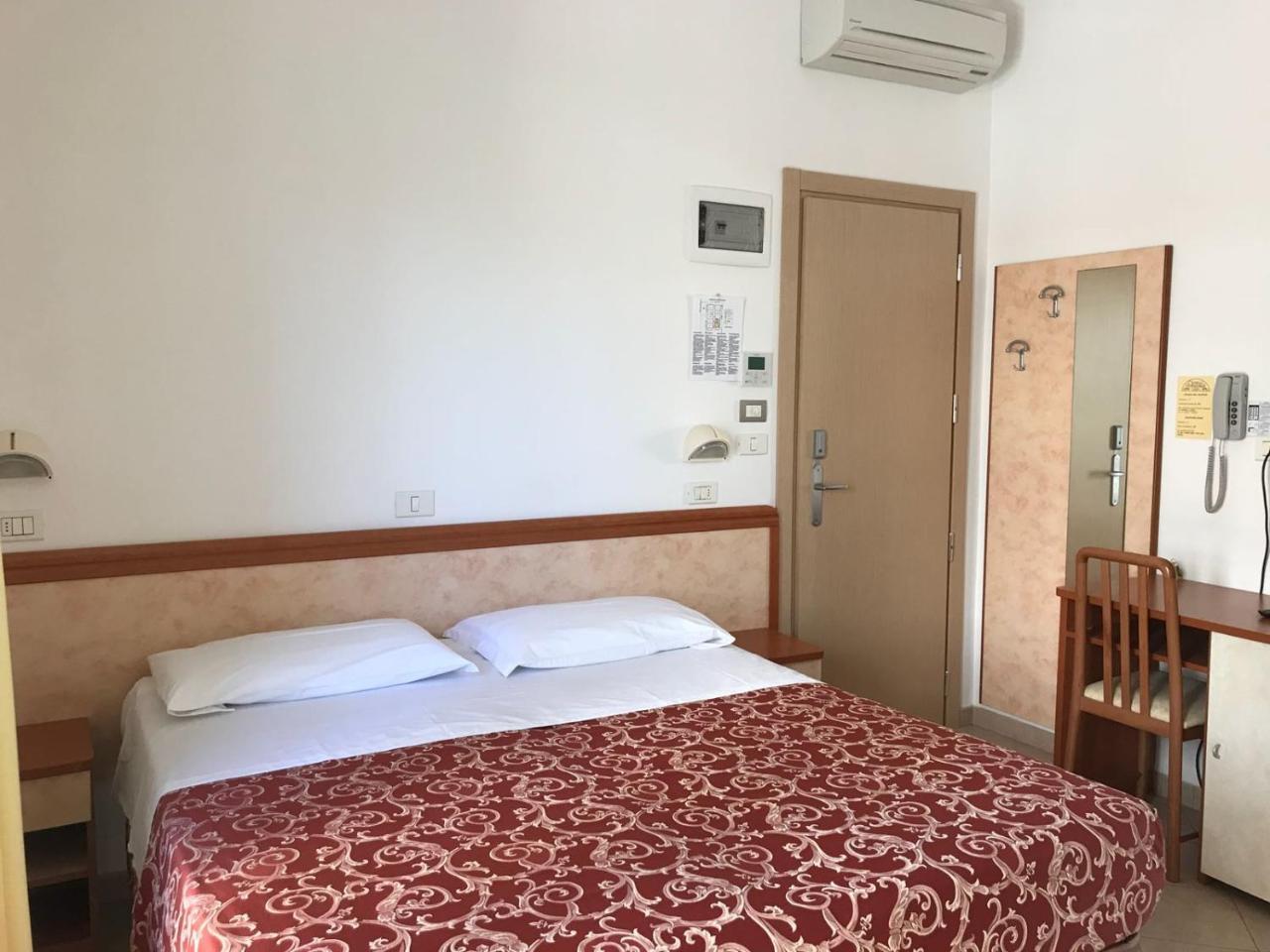 Hotel Ivana Misano Adriatico Luaran gambar
