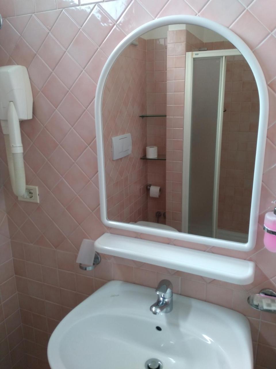 Hotel Ivana Misano Adriatico Luaran gambar